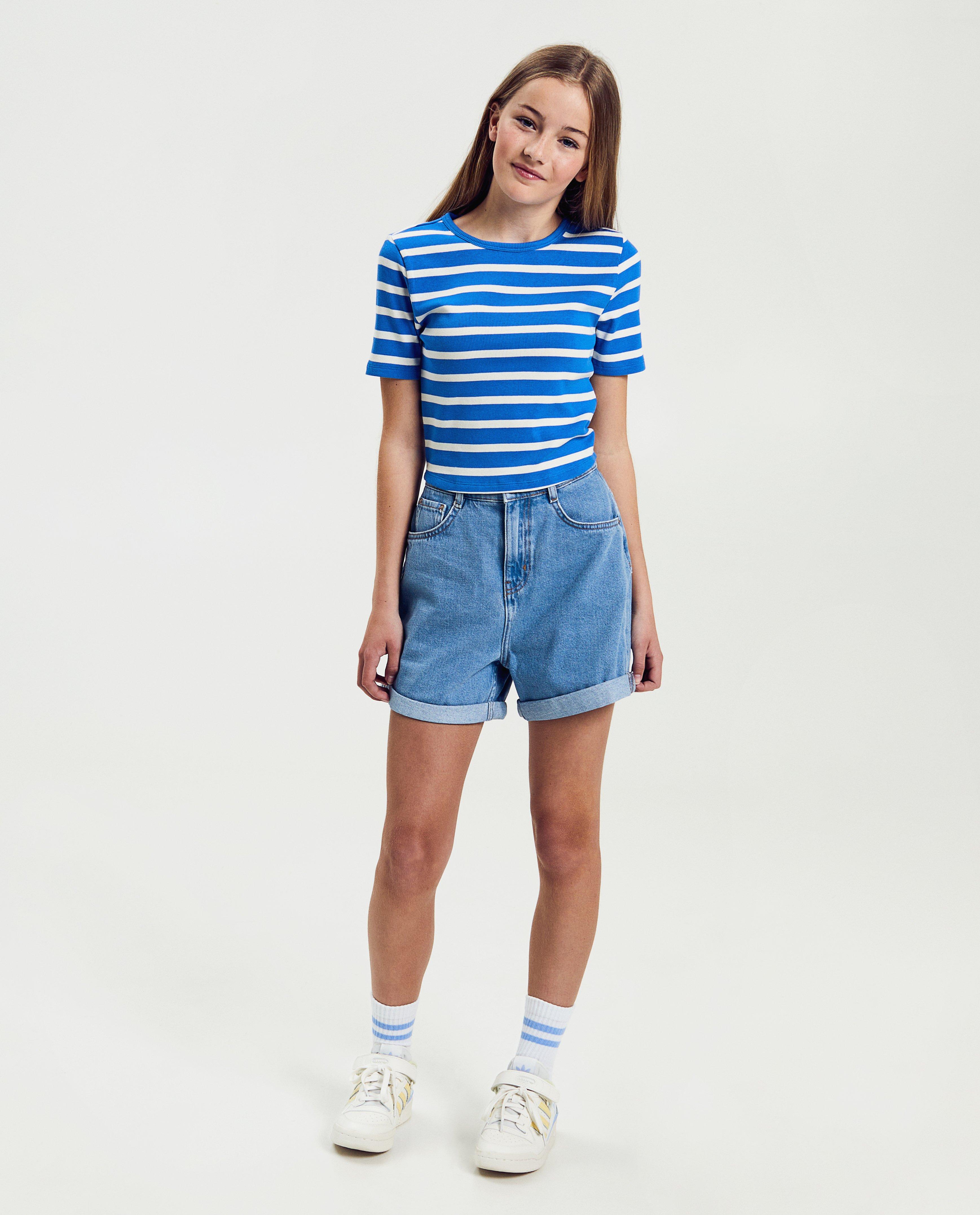 Groggy T-shirt med fina ribbstickade detaljer i blått