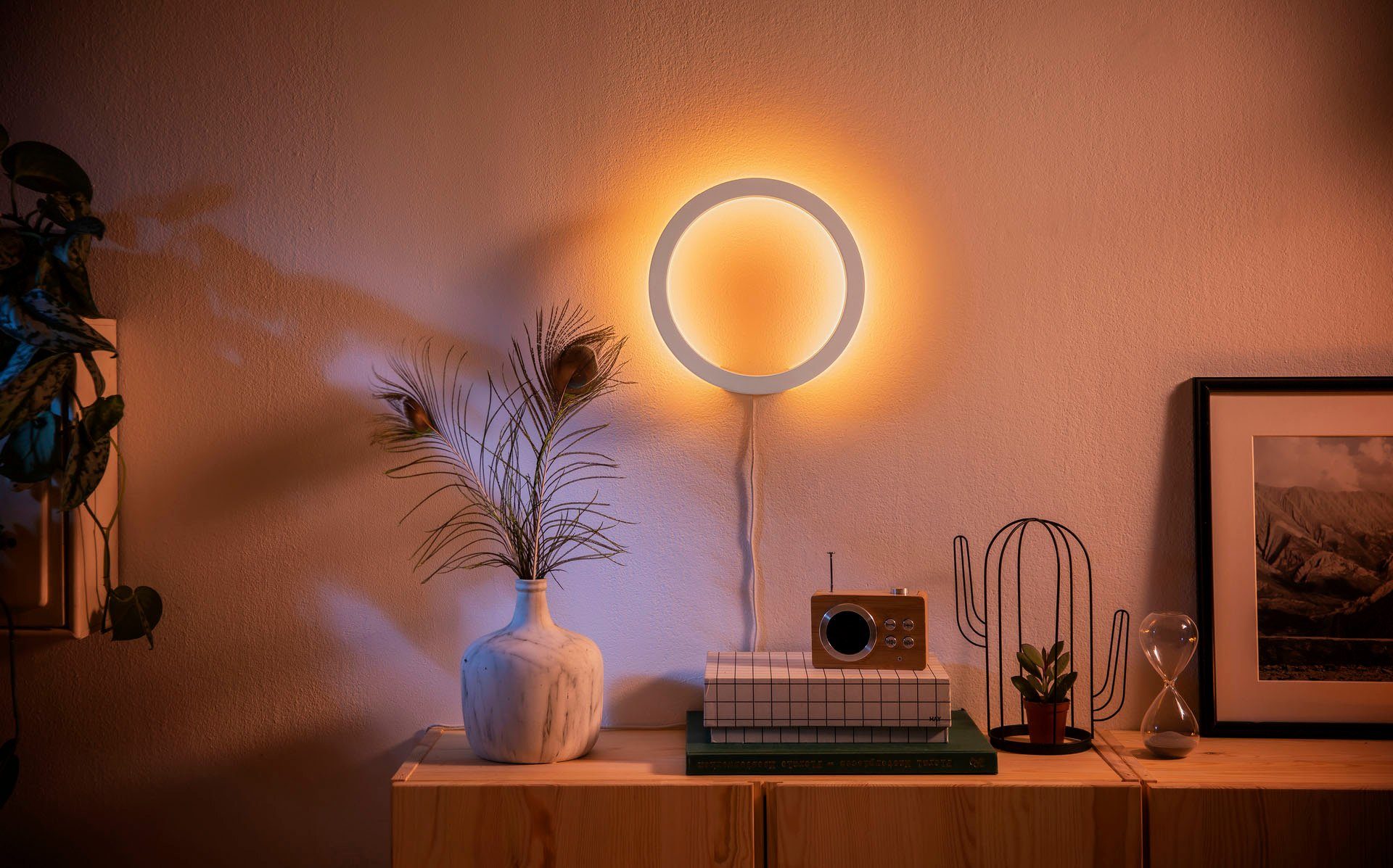 Philips Hue LED Wandleuchte Sana, Dimmfunktion, LED fest integriert, Farbwechsler
