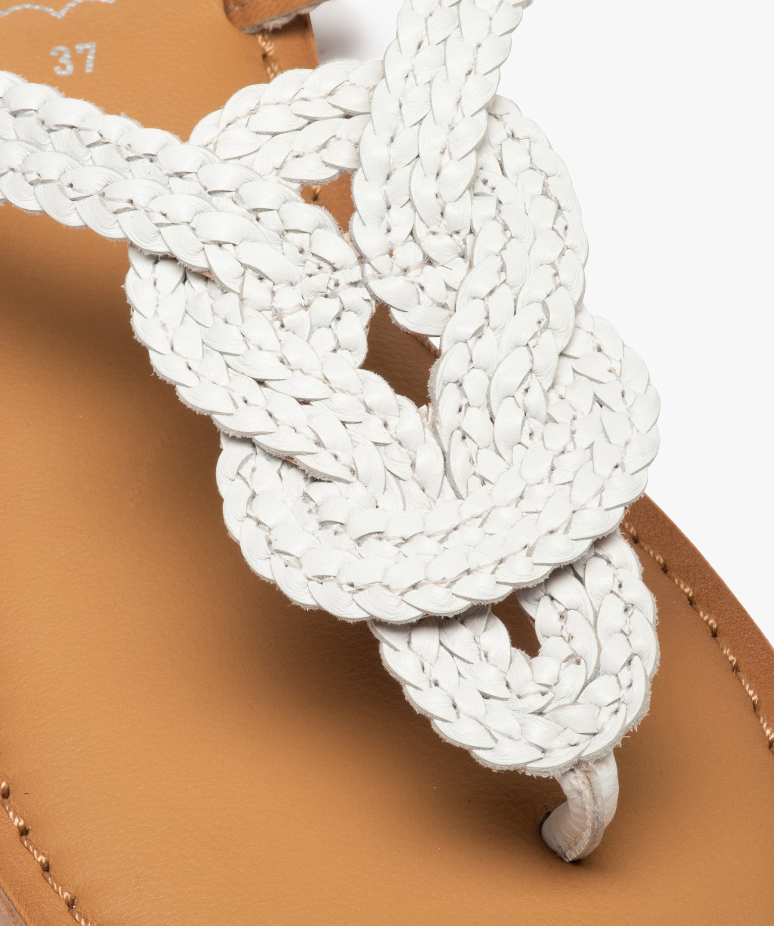 Sandales femme à talon plat et brides entre-doigts tressée... blanc | GEMO