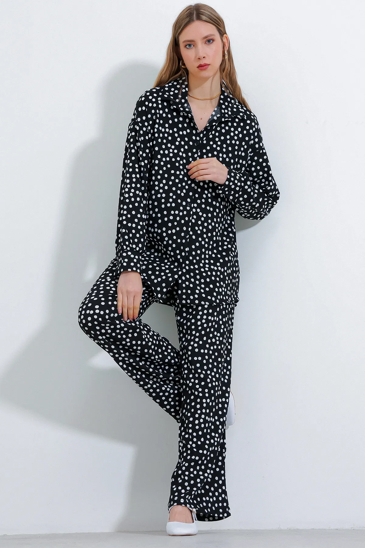 Bigdart  Damen Doppelstrickanzug mit Punkten, Schwarz, Ecru, 5858