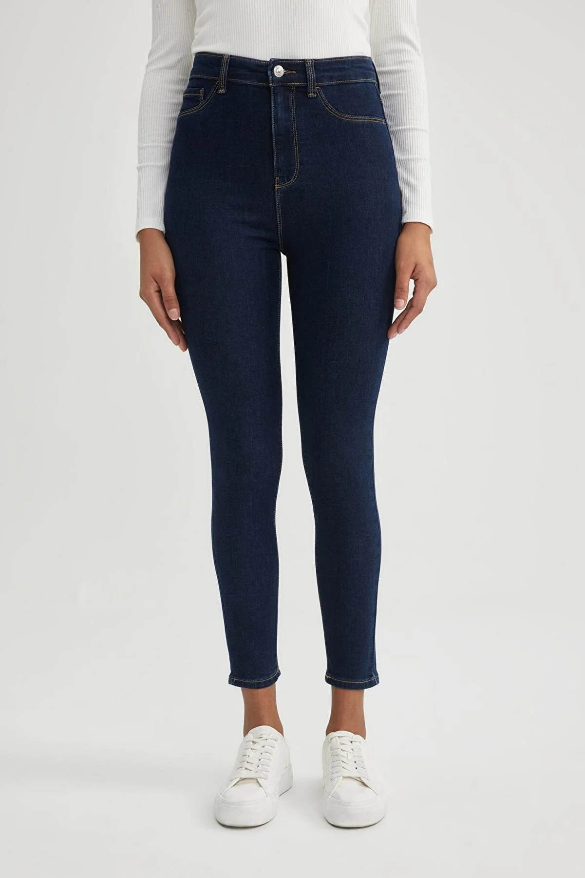 DeFacto  Jegging Jeanshose mit hoher Taille und Knöchellänge und schmalem Bein B7498ax24sp