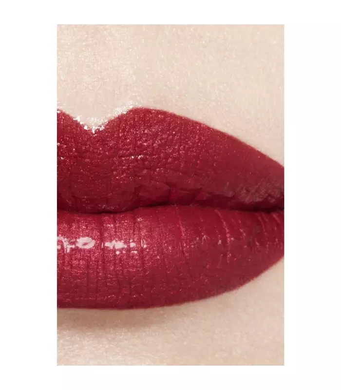 ROUGE COCO BLOOM Le rouge à levrès hydratant et repulpant longue tenue, couleur et brillance intenses