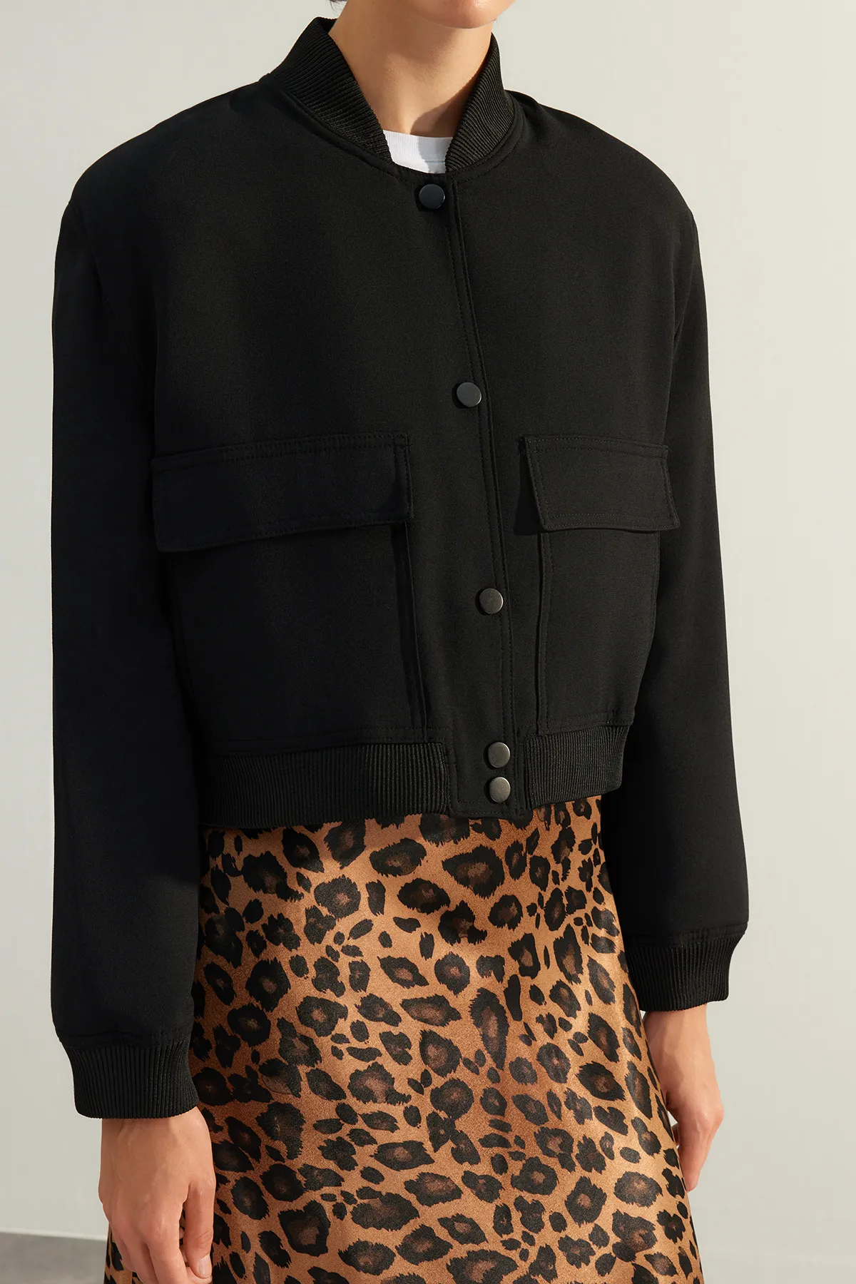 Trendyol Collection  Schwarze Premium-Bomber-Webjacke TWOAW24CE00047