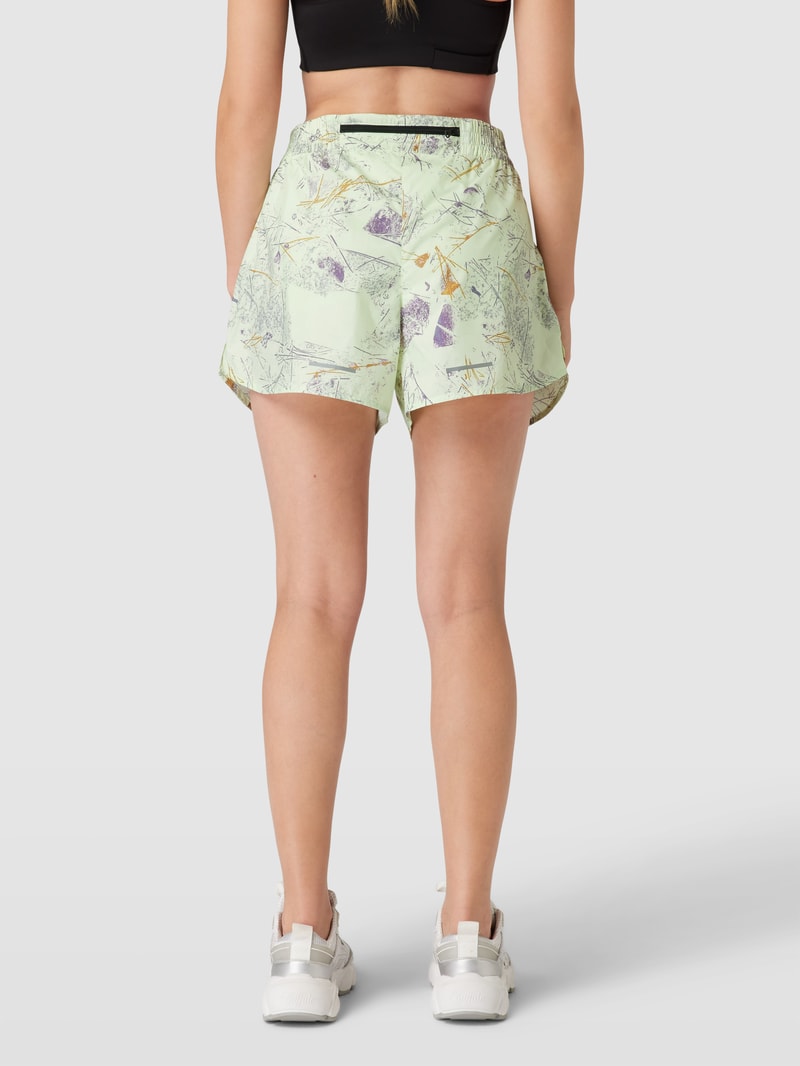 Shorts mit Allover-Muster Modell 'LIMITLESS' in hellgelb