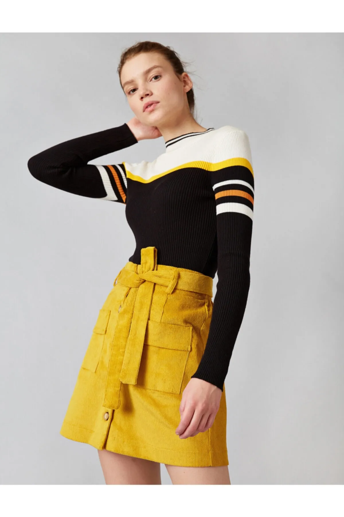 Koton  Cord-Minirock mit Gürtel und Taschendetail