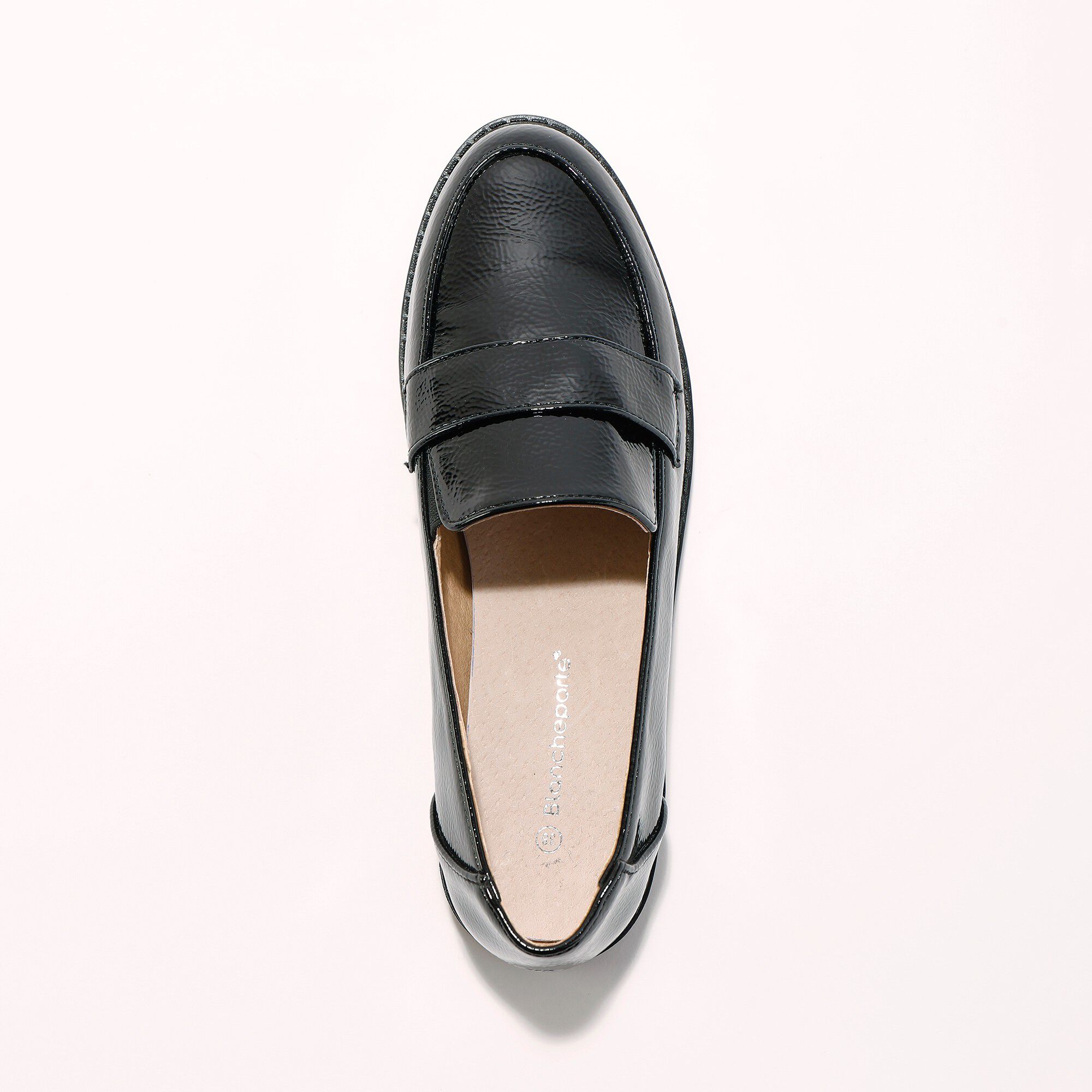 Mocassins vernis à semelle crantée