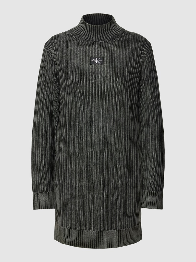 Strickkleid mit Label-Patch in black