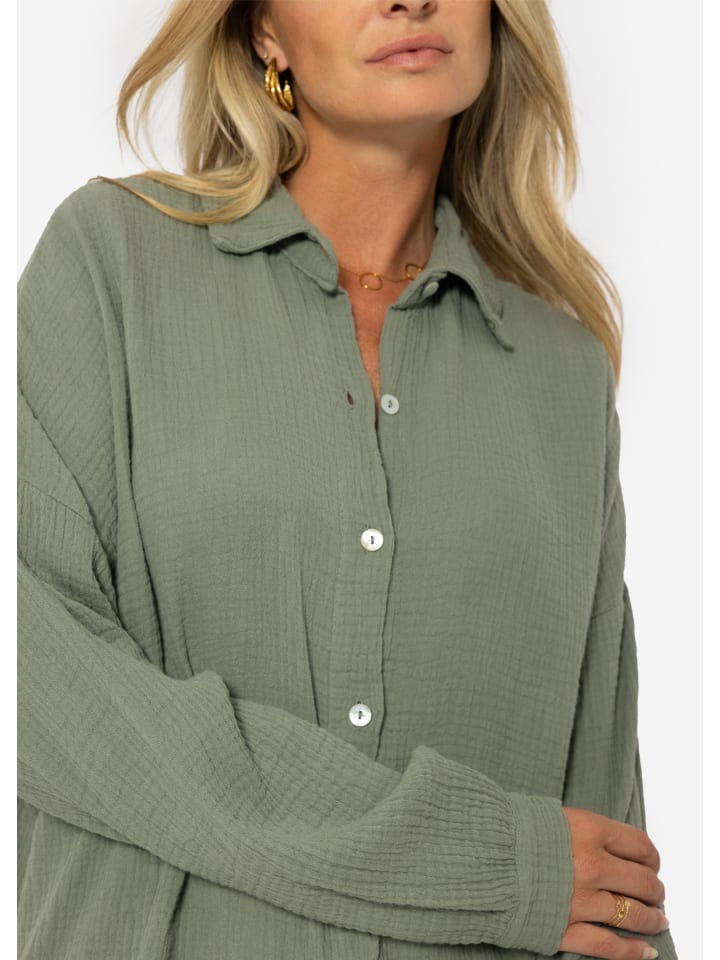 SASSYCLASSY Musselin Bluse im Regular Fit in Khaki günstig kaufen