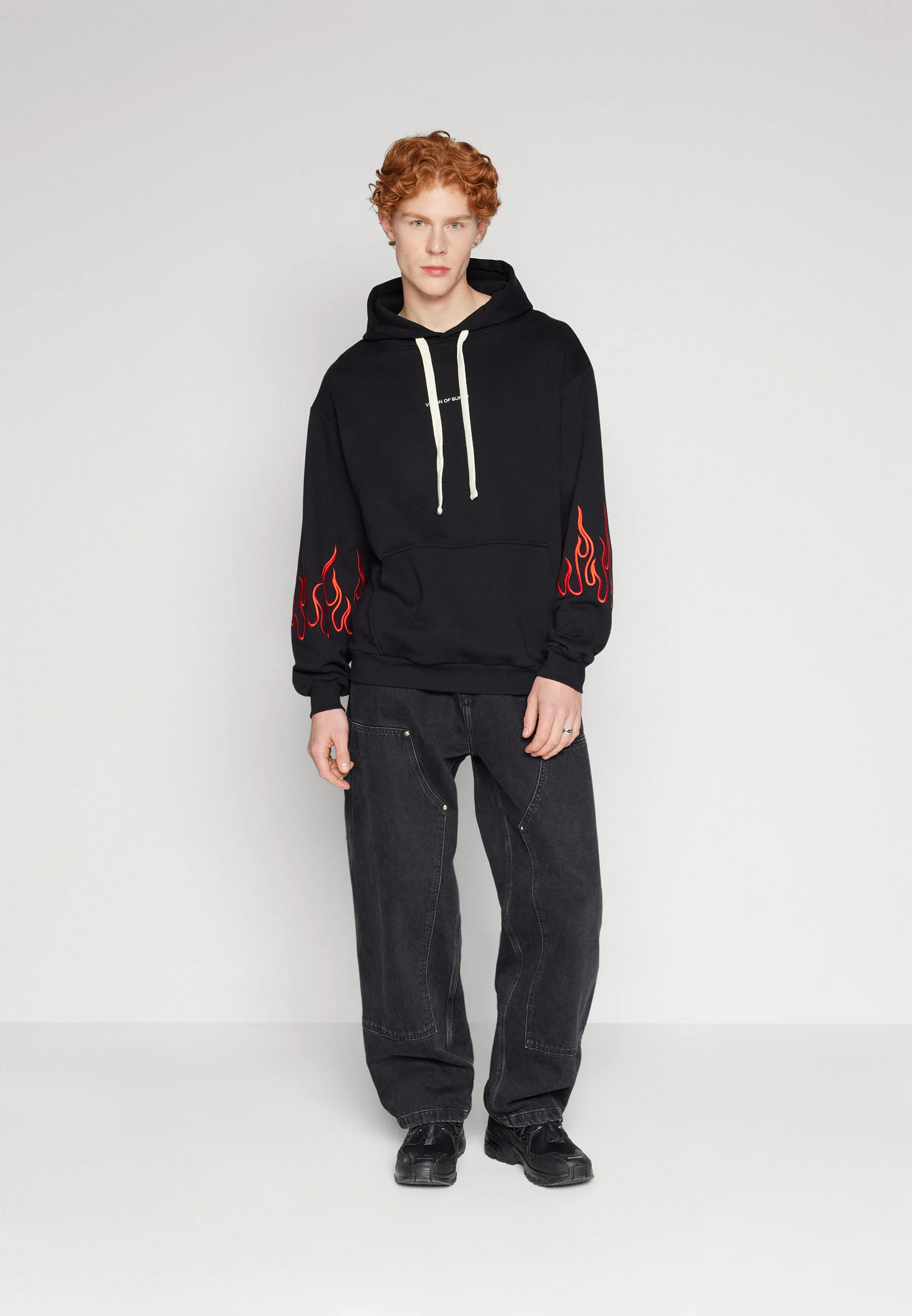 Visión de Super SUDADERA CON LLAMAS - Sudadera