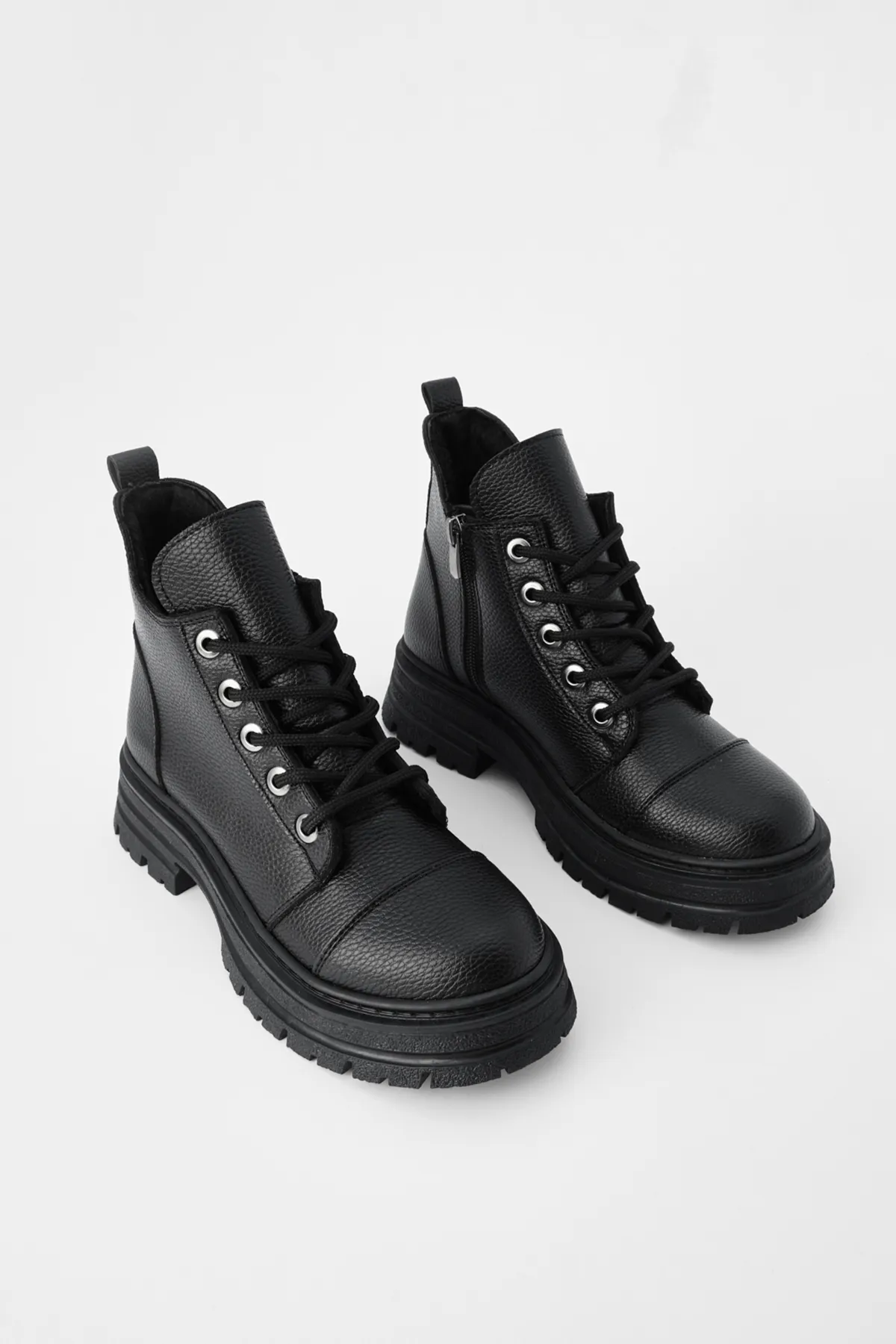 Marjin  Damen-Schnürstiefel mit dicker Sohle Stiefel Konifa Schwarz