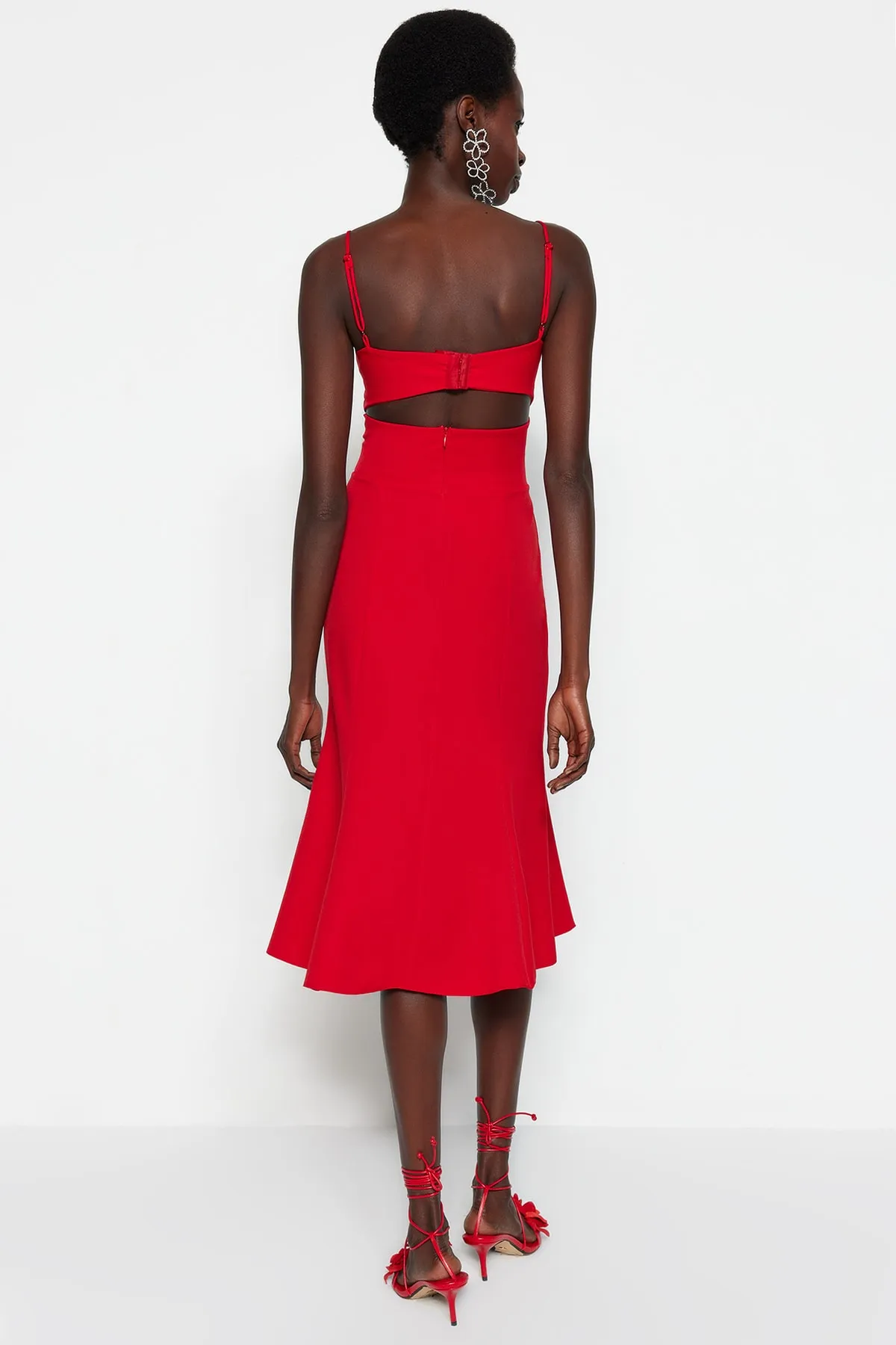 Trendyol Collection  Stilvolles Abendkleid im roten Korsett-Look mit Raffungsdetail TPRSS22EL2025