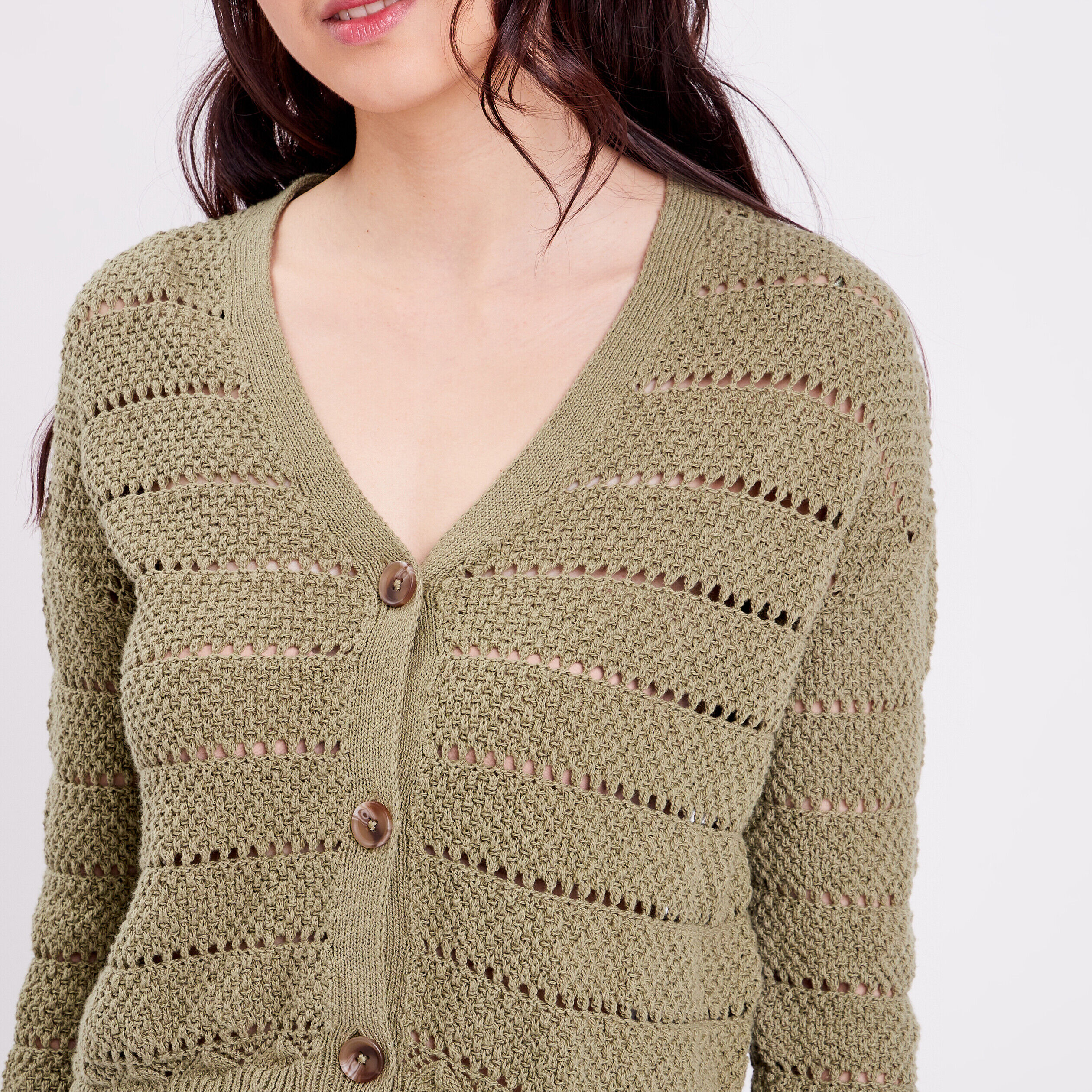 Gilet boutonné aspect crochet vert kaki femme | Cache Cache