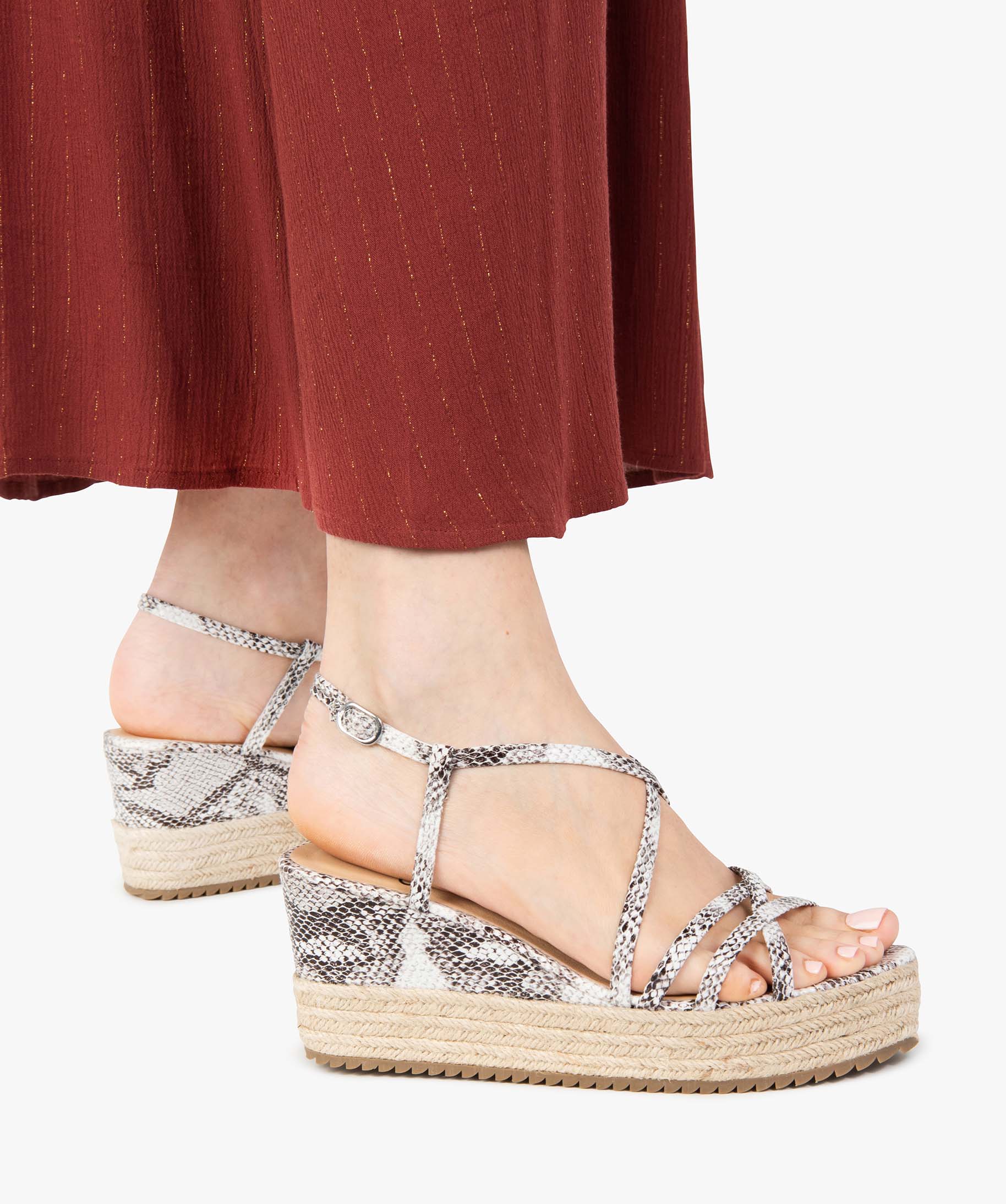 Sandales femme à semelle plateforme et brides croisées | GEMO