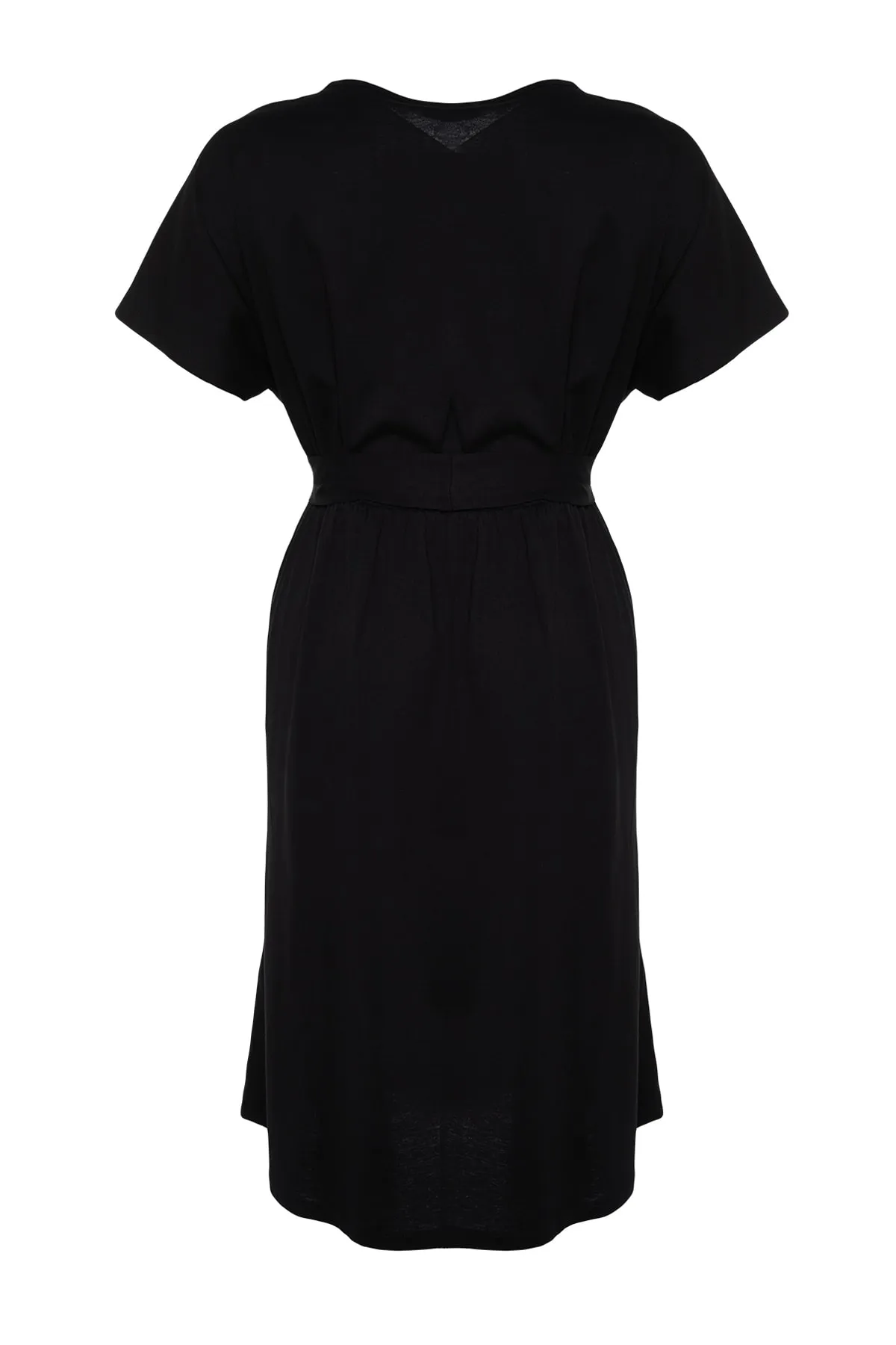 Trendyol Curve  Schwarzes Strickkleid mit Rundhalsausschnitt und Gürtel TBSSS22AH0242