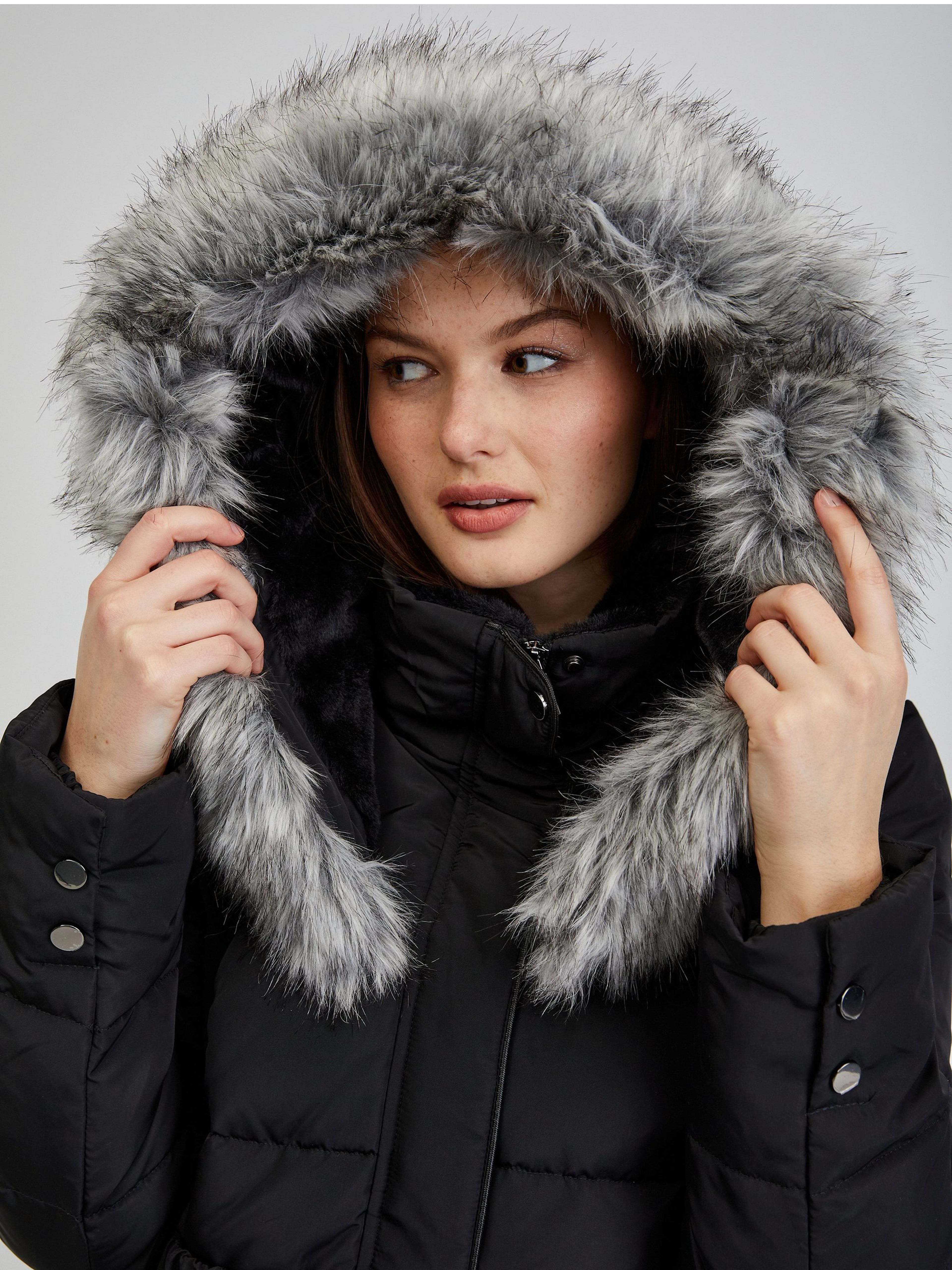 Schwarzer Damen Daunen-Wintermantel mit Kapuze und Kunstpelz ORSAY