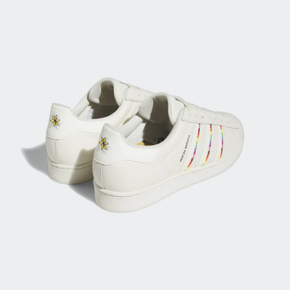 adidas Rich MNISI PRIDE RM Superstar ID7493 / weiss