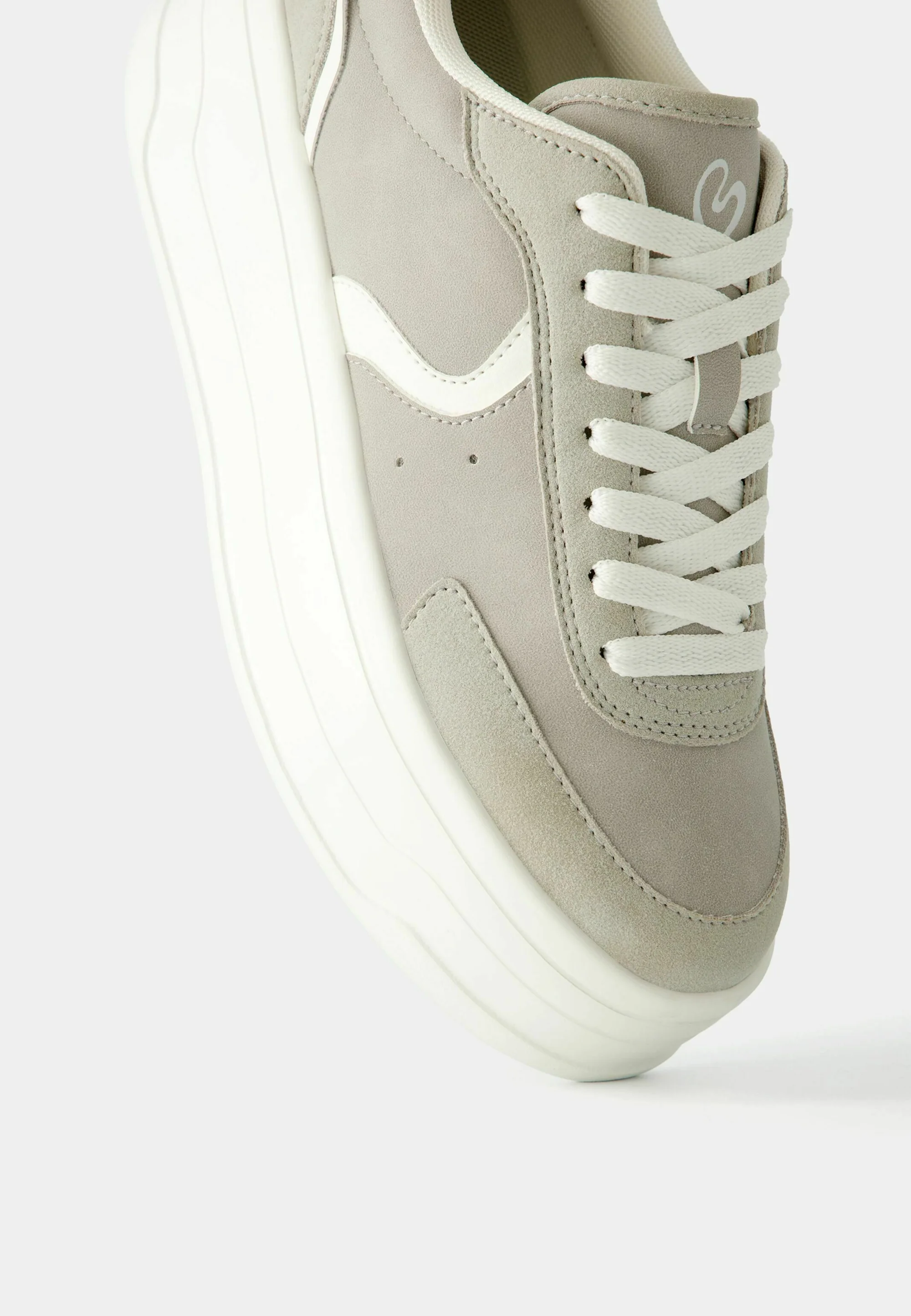 Bershka CONTRAST - Zapatillas bajas