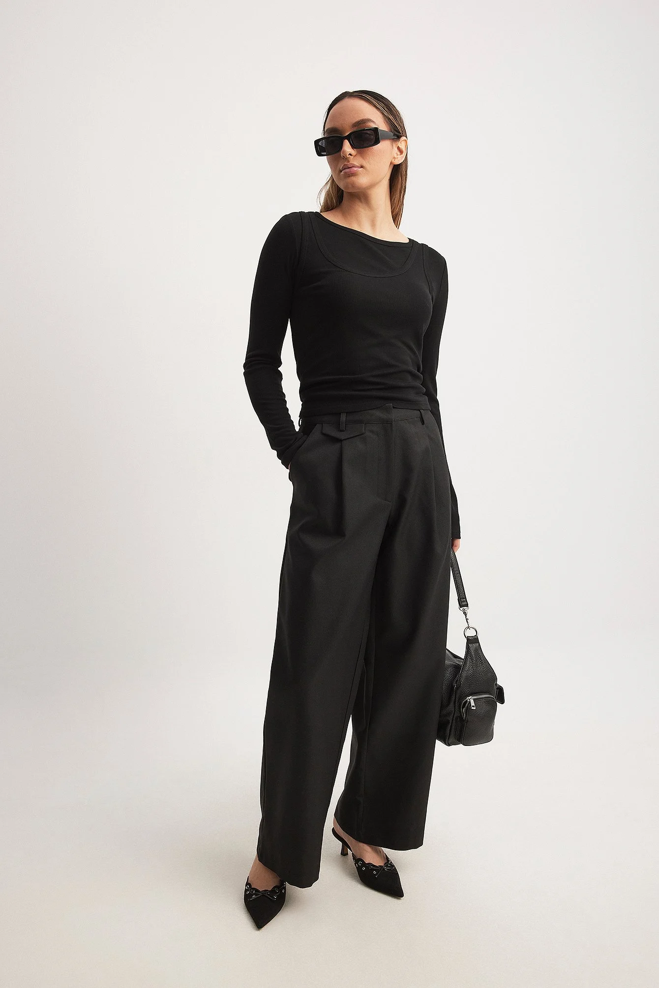 Figurbetonte Anzughose mit mittelhoher Taille