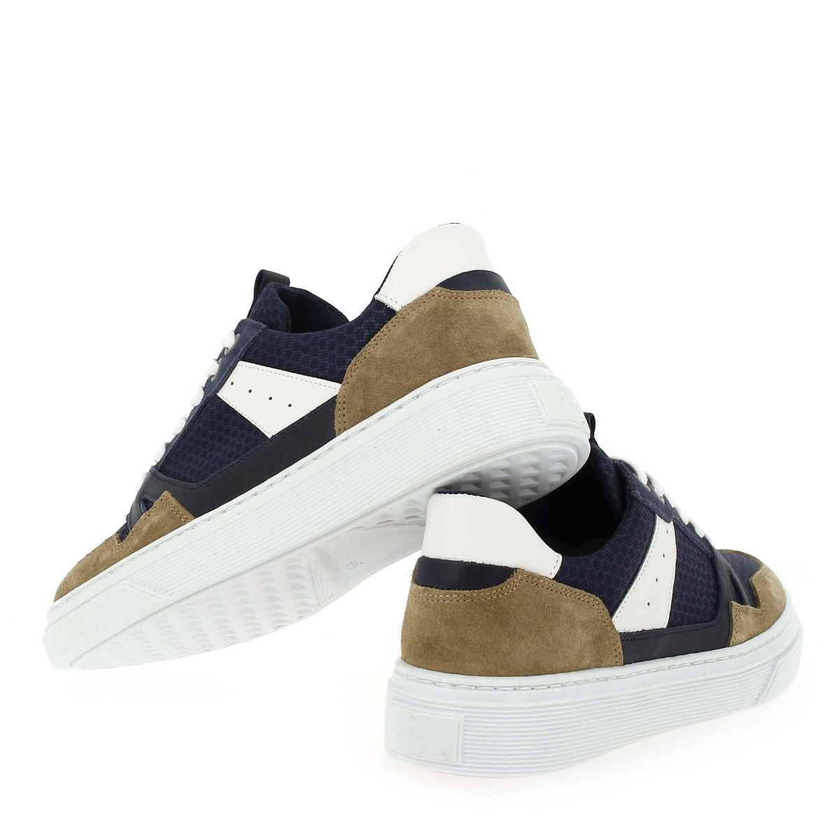 Bullboxer  AOP009E5L_ - Marine Beige