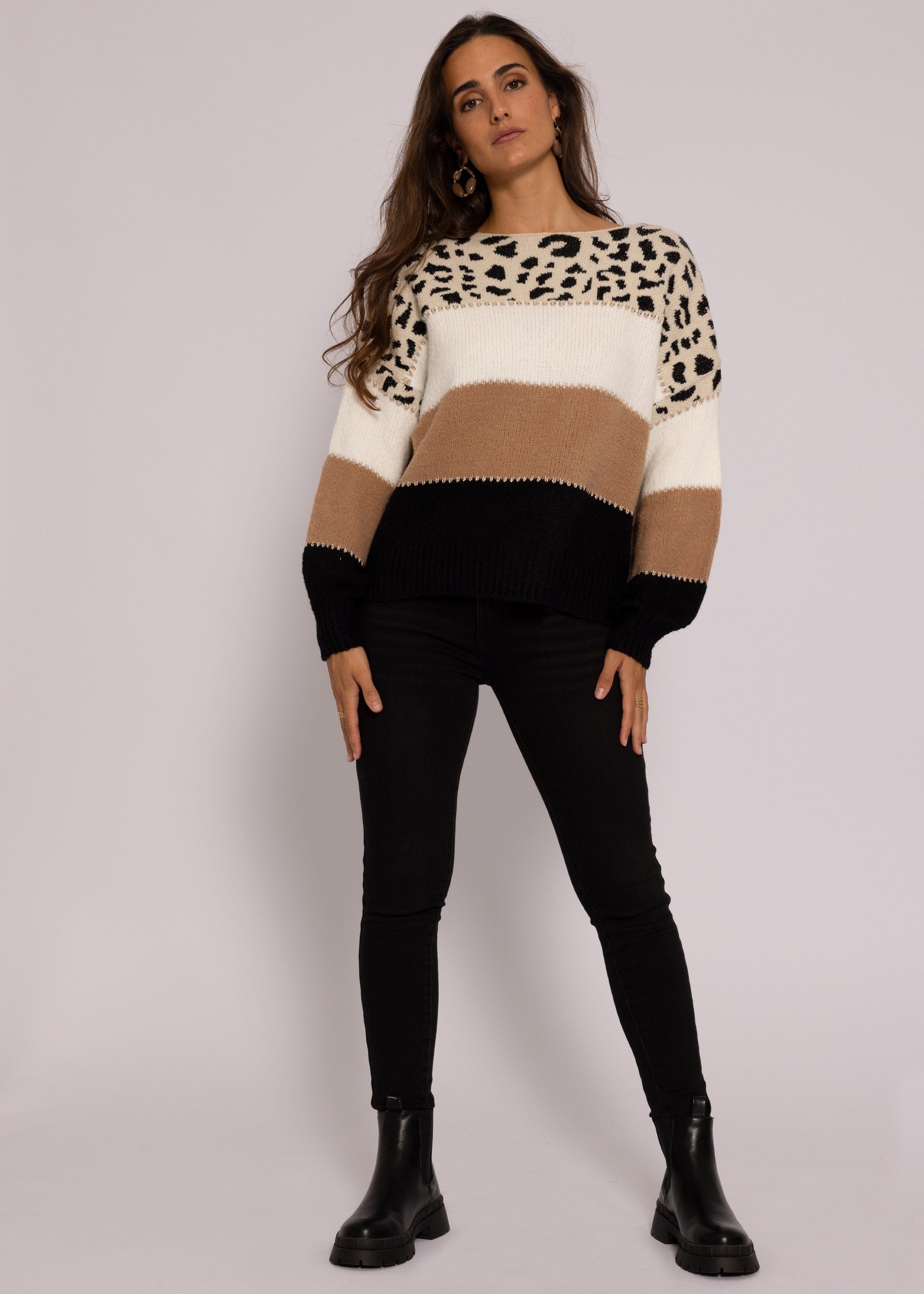 SASSYCLASSY Strickpullover Oversize Pullover Damen mit Leo-Print Lässiger Strickpullover aus weichem Grobstrick mit Streifen und Animalprint, One Size (Gr. 36-42)