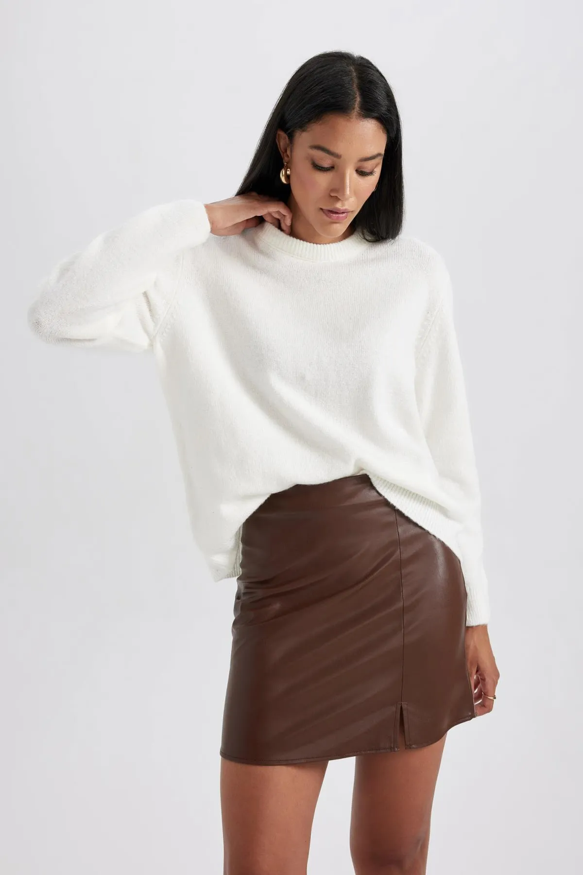 DeFacto  Pullover mit Rundhalsausschnitt und normaler Passform A9500ax23wn