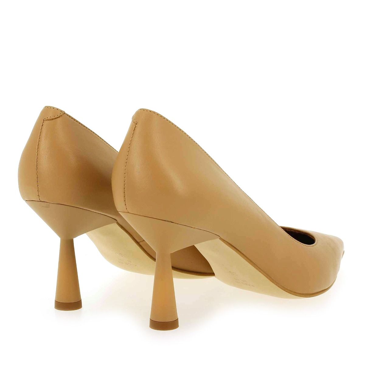 Angel Alarcon  23065-458A - Camel