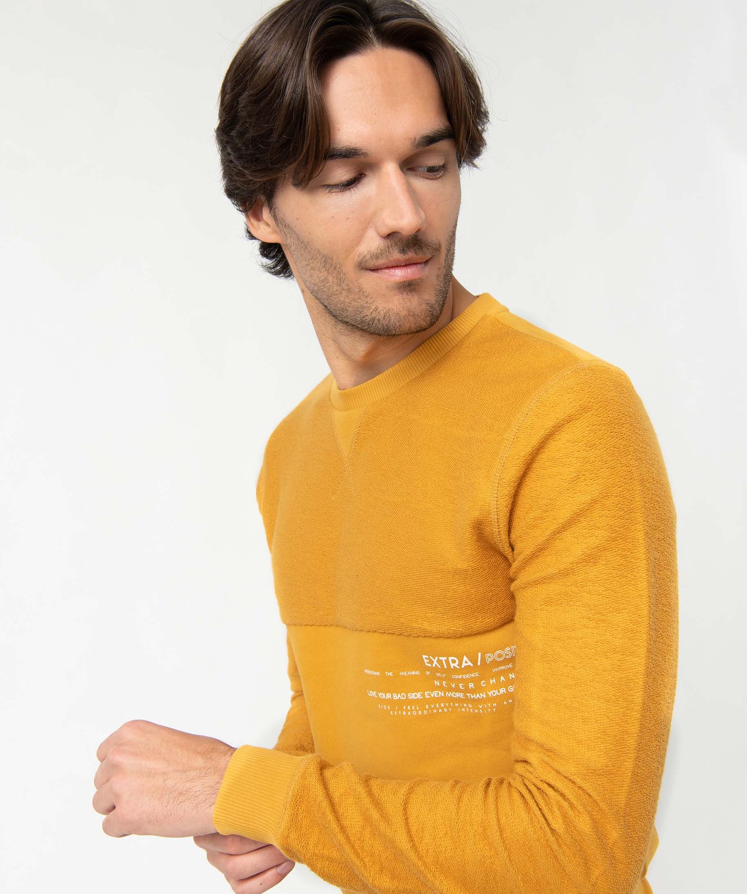 Sweat homme bi-matières avec inscription jaune | GEMO
