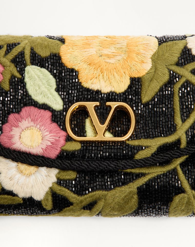 Bolsa de ombro pequena bordada Valentino Garavani Devain