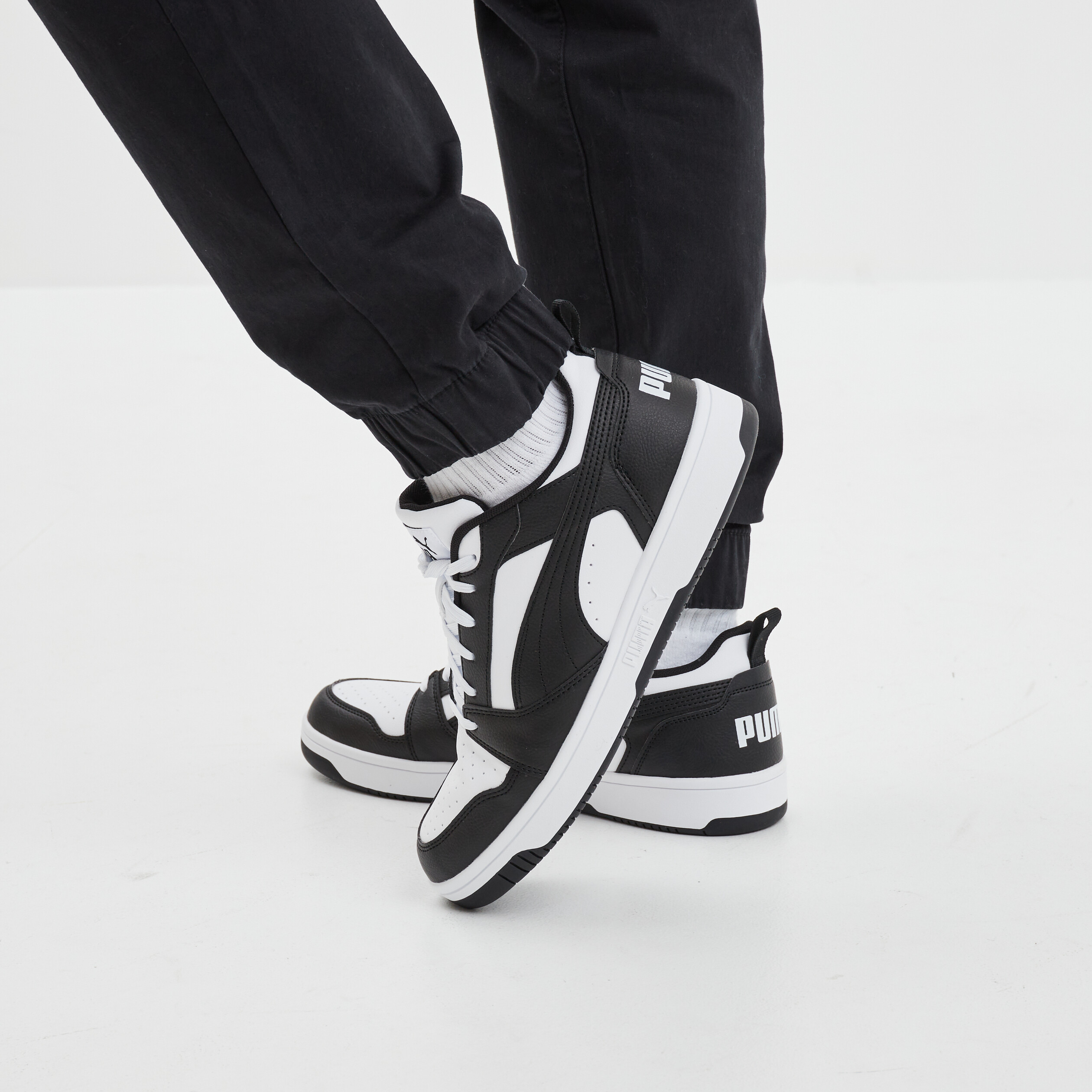 Tennis basses à lacets Puma Rebound V6 noir homme | La Halle