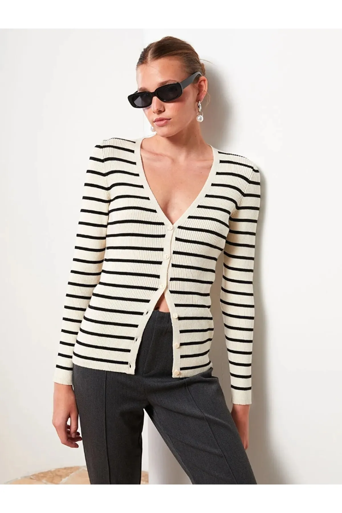 LC Waikiki  Strickjacke - Ecru - Regular Fit