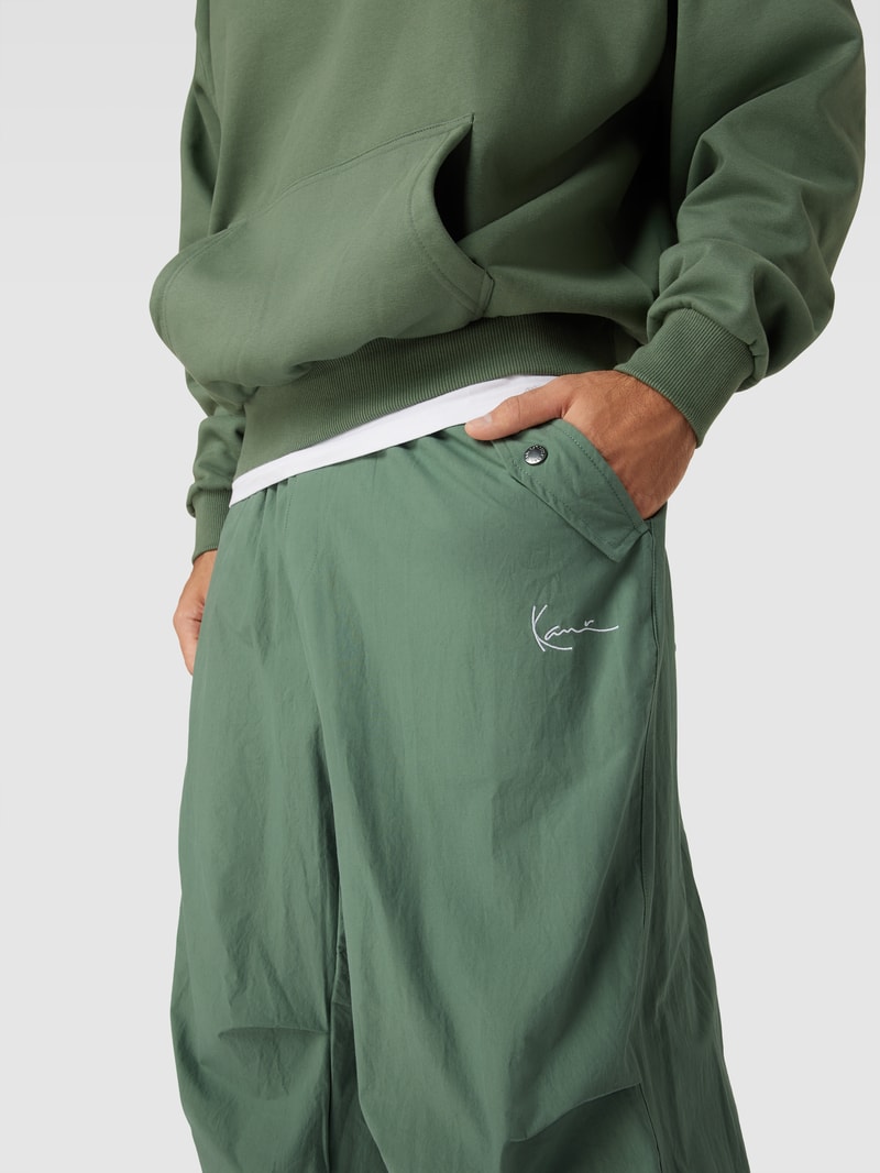 Hose mit Label-Stitching Modell 'Small Signature' in olivgrün
