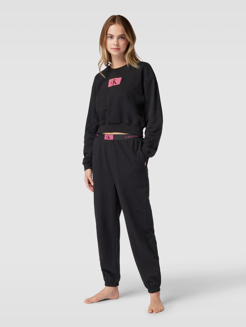 Sweatshirt mit Label-Print in schwarz