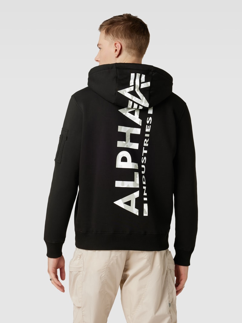 Hoodie mit Label-Applikation Modell 'Camo' in schwarz