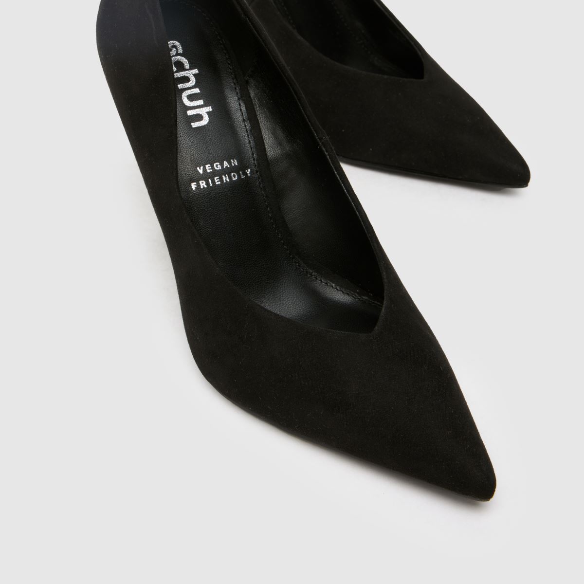 Schuh – Sylvia Point Court – Svarta högklackade skor