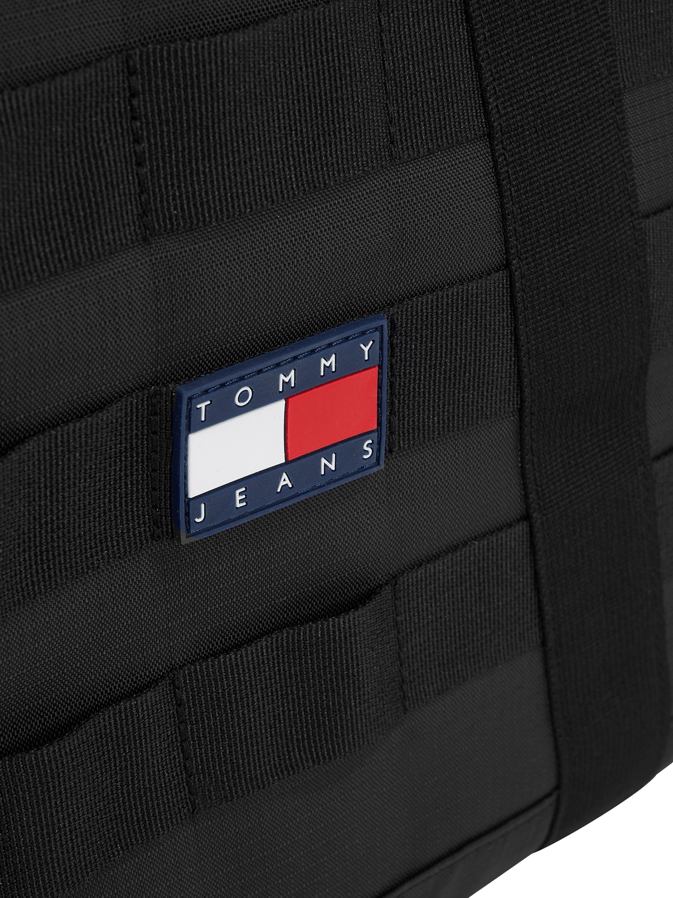 Tommy Jeans Weekender TJM SKATER BOY DUFFLE, mit geräumigem Hauptfach