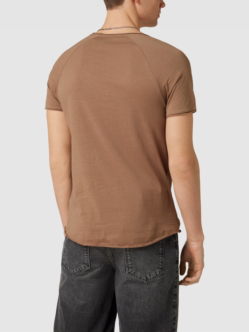 T-Shirt mit Rundhalsausschnitt in taupe