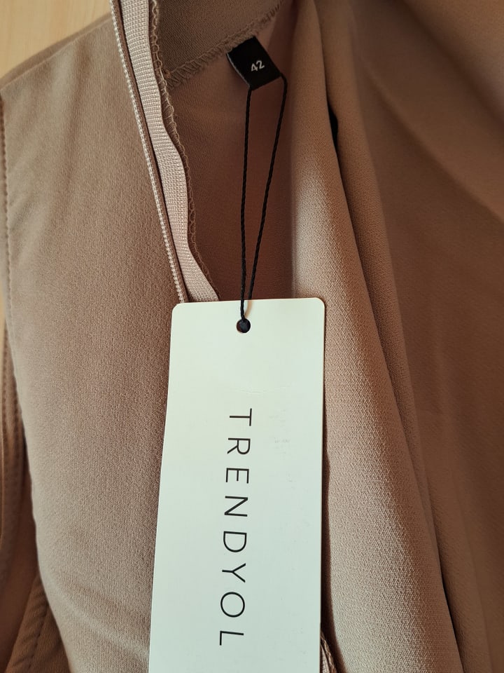 trendyol Kleid in Beige günstig kaufen 42