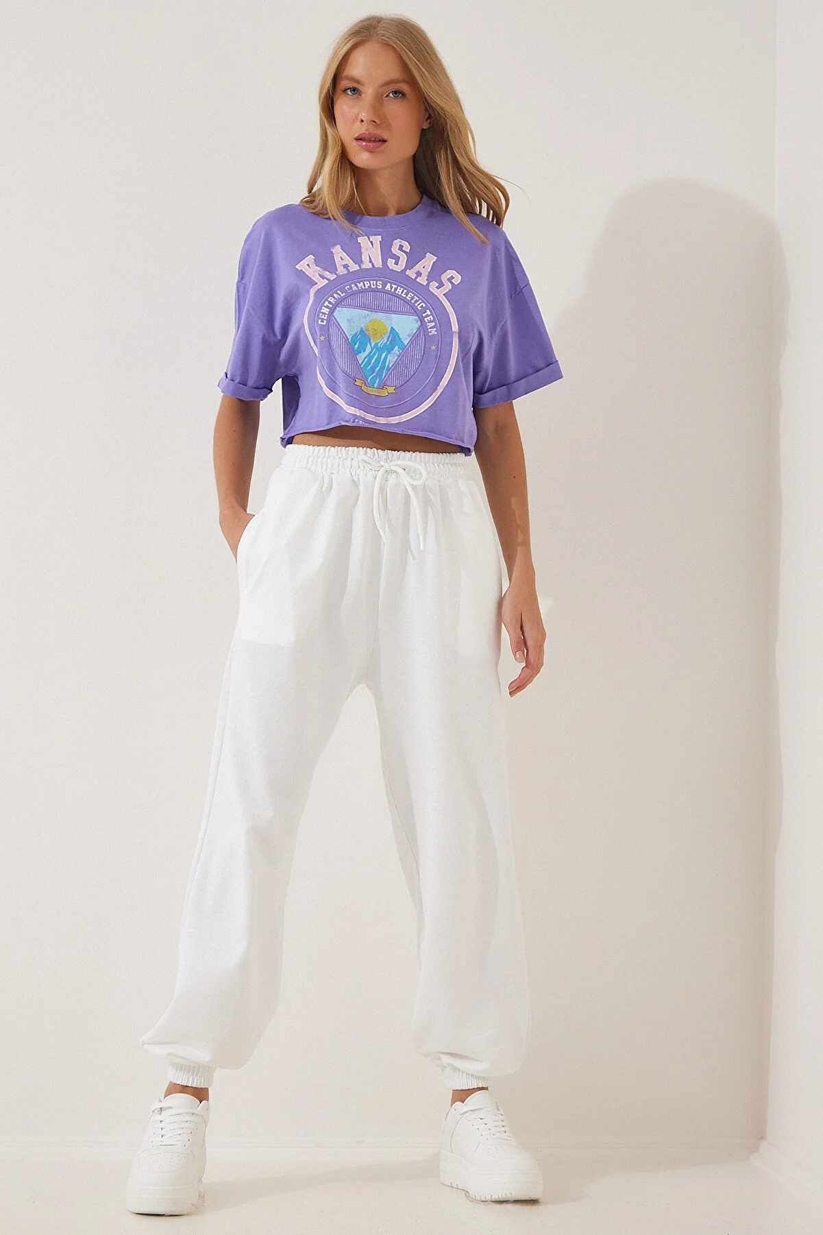 Happiness İstanbul  Weiße, lockere Jogginghose für Damen AP00158