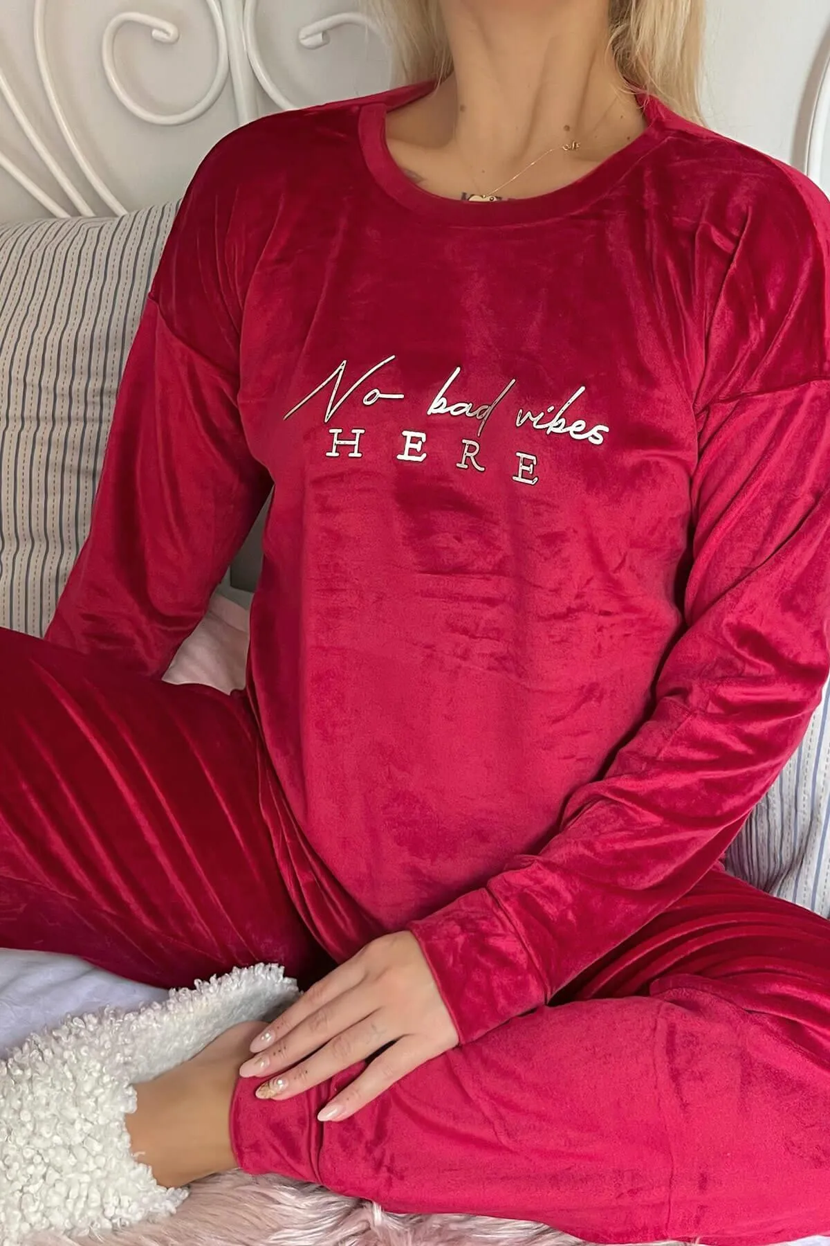 Pijamaevi  Burgundy Vibes gemustertes exklusives Samt-Pyjama-Set für Damen