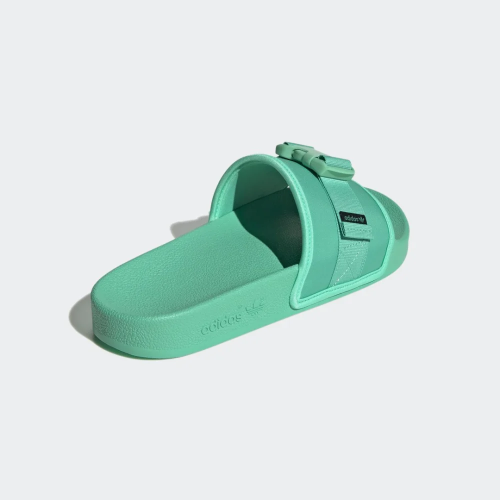 adidas Pouchylette W GZ4330 / grün