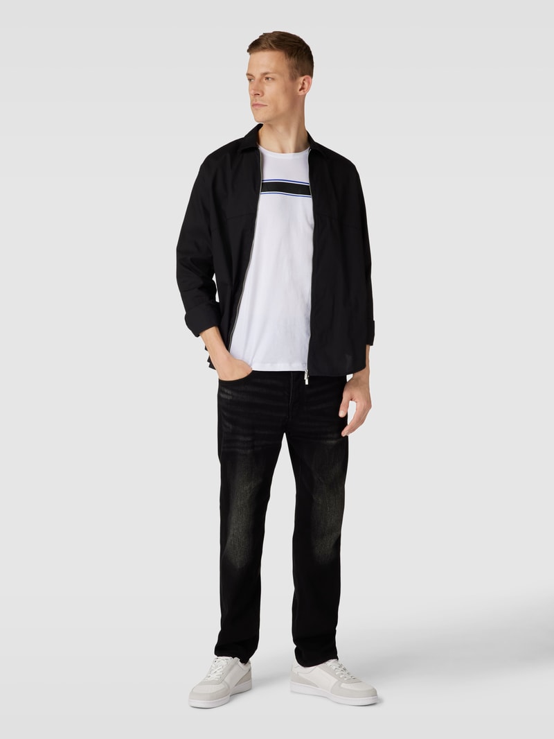 Jeans mit Label-Patch in schwarz