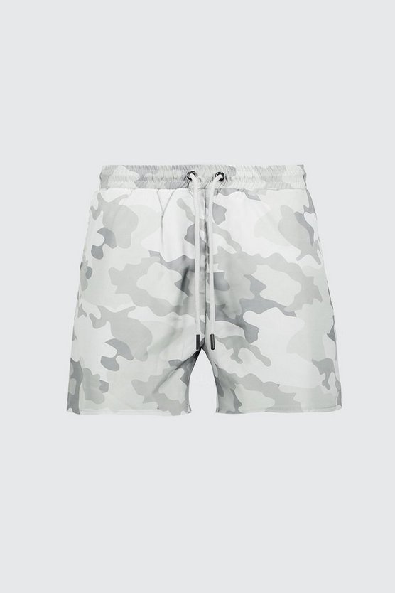 Mittellange Cargo-Badeshorts mit Camouflage-Print