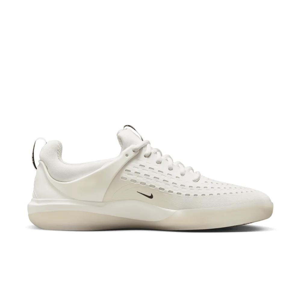 Nike Zoom SB Nyjah 3 DJ6130-100 / weiss
