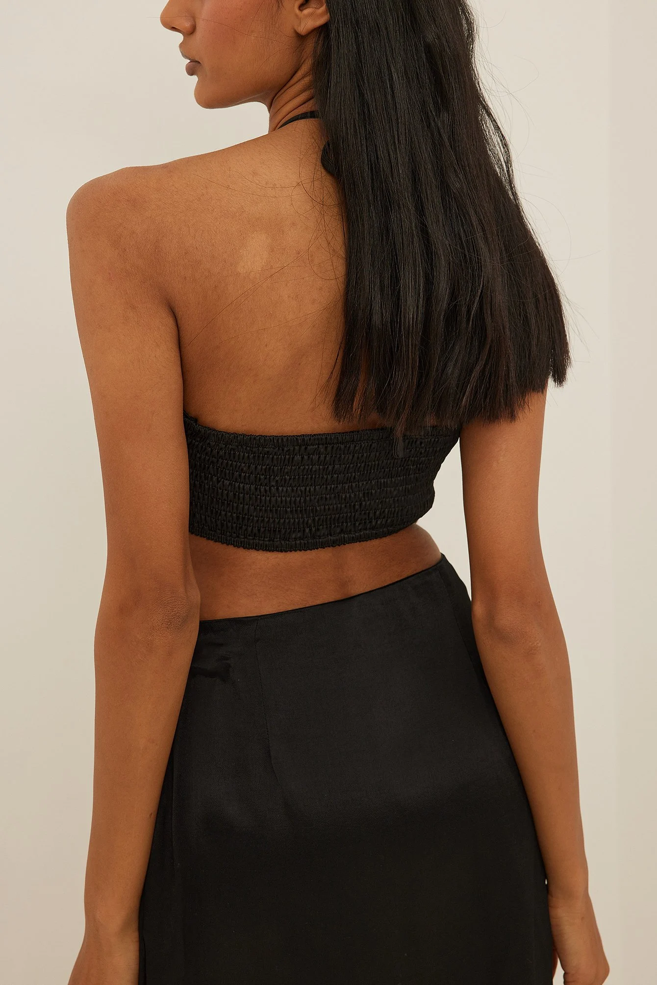 Recyceltes kurzes Satin-Top