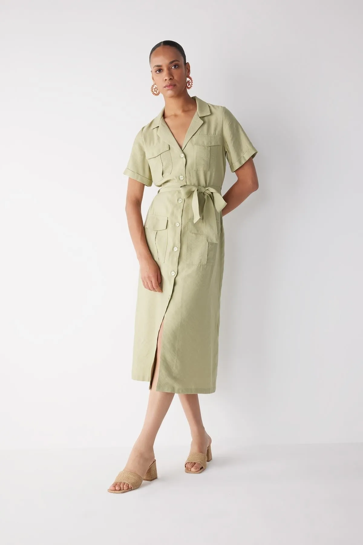 DeFacto  Prächtiges Twill-Midi-Kurzarmkleid mit Kragen