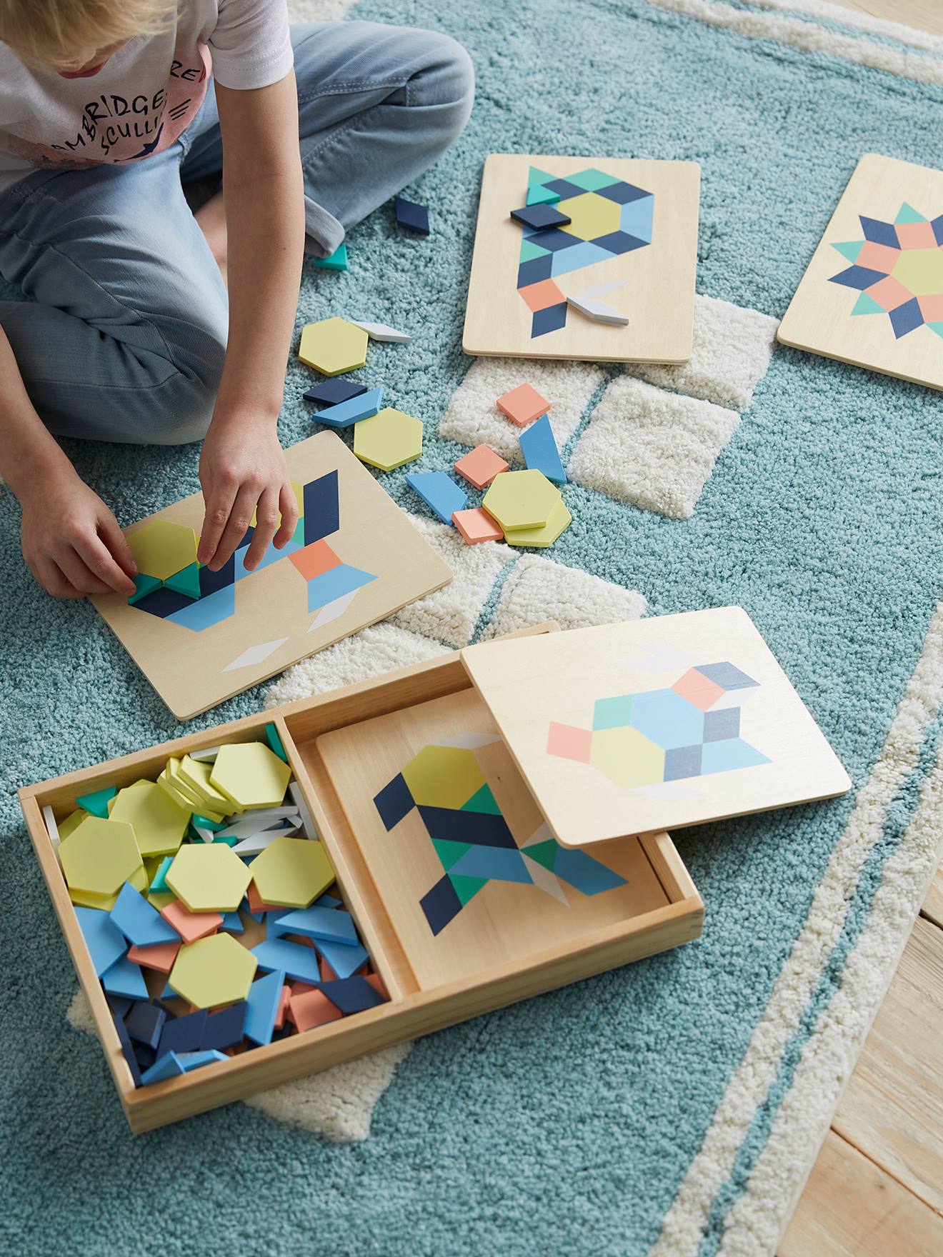 Tangram en bois FSC® multicolore