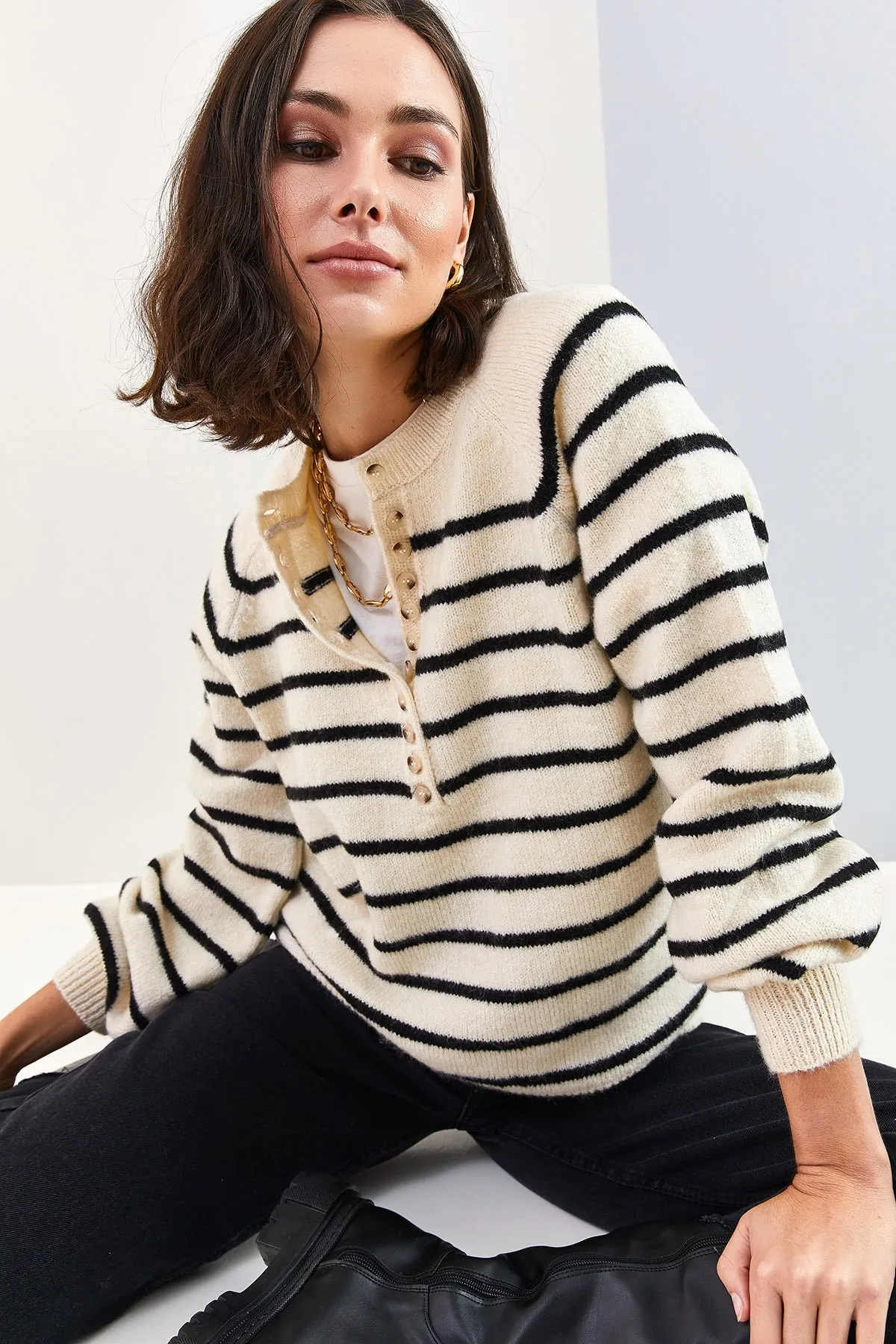 Bianco Lucci  Gestreifter Strickpullover mit Rollkragen und geknöpftem Kragen für Damen