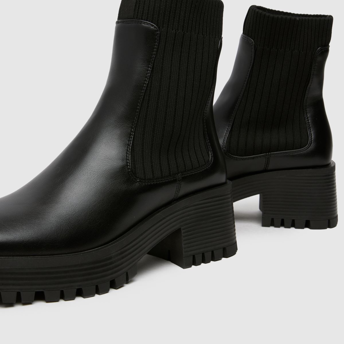 SIMMI – Kassper – Svarta chelseaboots med sockmönster