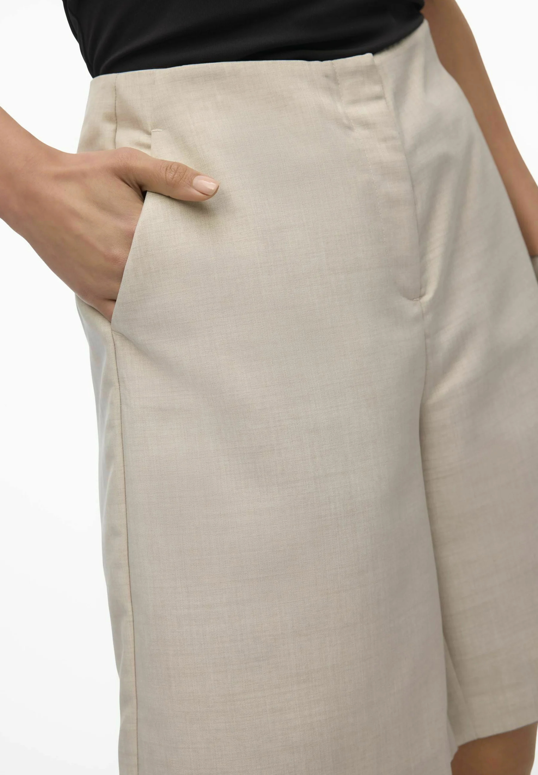 Vero Moda BERMUDA VMNANCY - Pantalones cortos