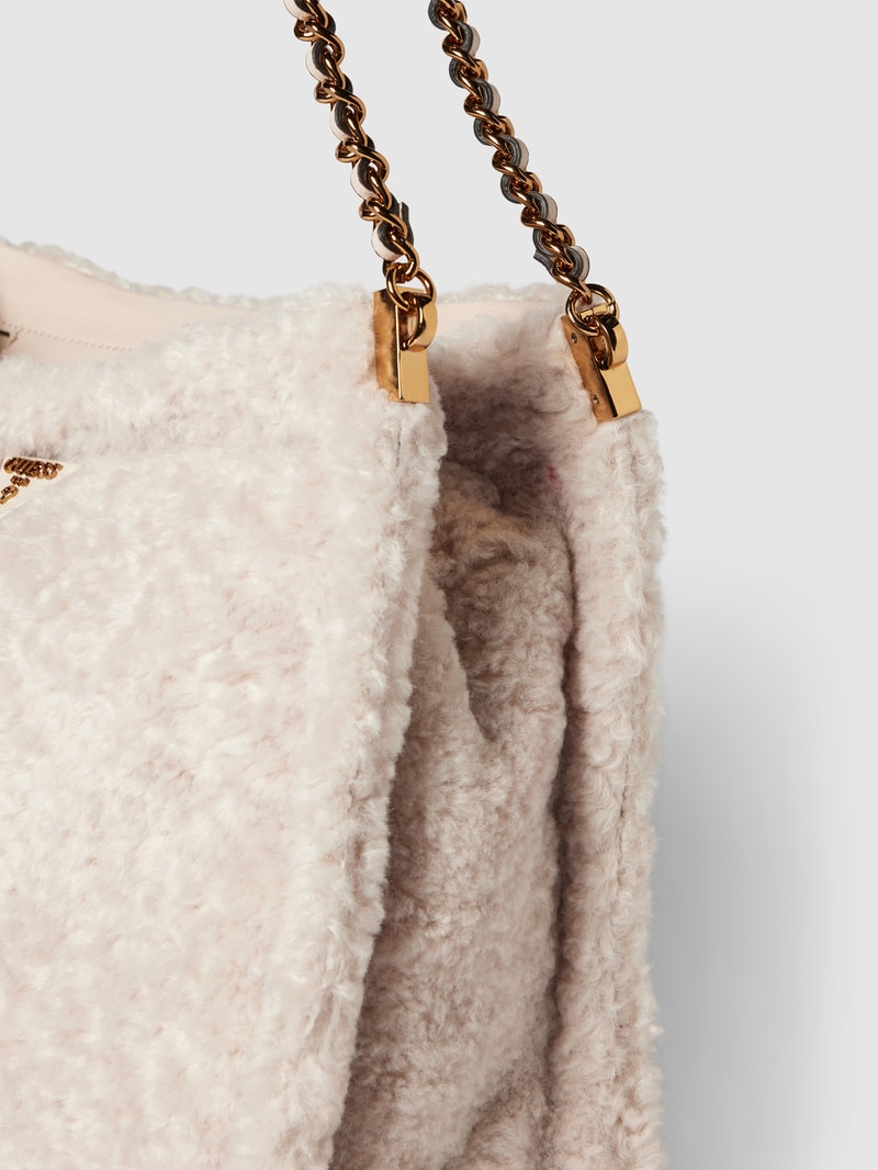 Handtasche aus Teddyfell in stein
